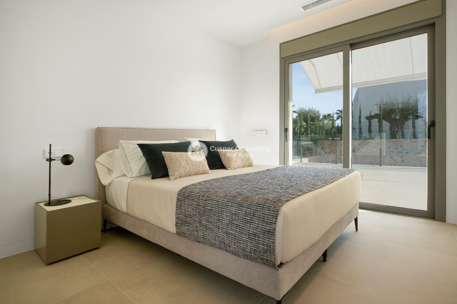 Chalet de 3 habitaciones en Orihuela Costa en venta con piscina - 985.000 € (Ref: 9138307)