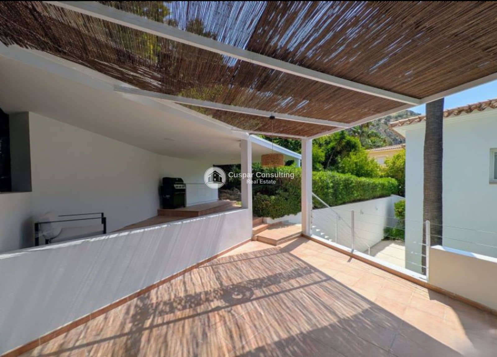 3 bedroom Villa for sale in Altea with pool - € 1,650,000 (Ref: 9168142)