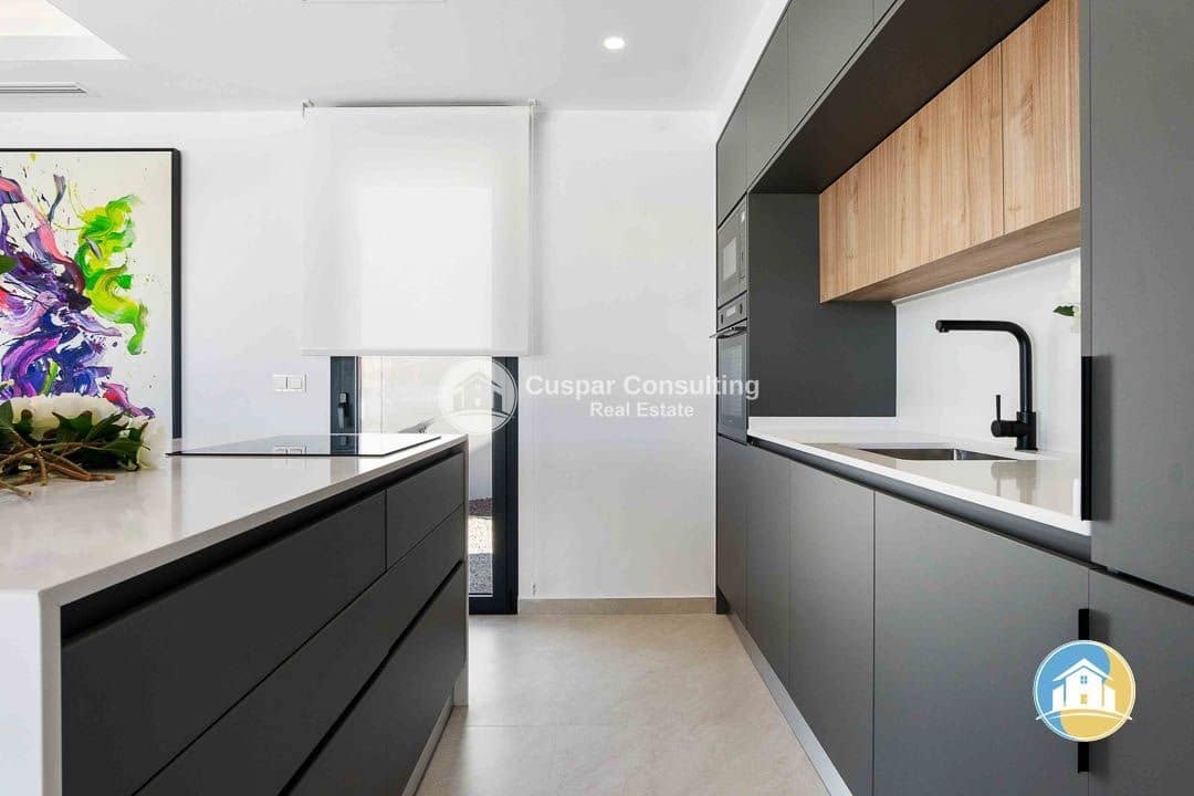 3 bedroom Villa for sale in Rojales with pool garage - € 549,000 (Ref: 9176978)