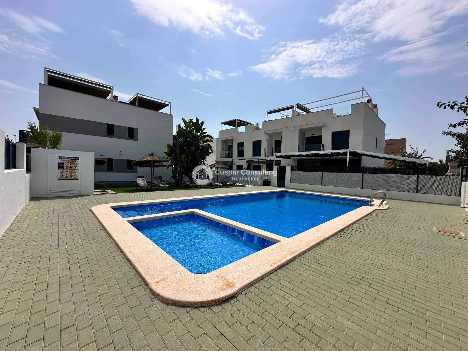 2 quarto Penthouse para venda em Pilar de la Horadada com piscina garagem - 299 000 € (Ref: 9181697)