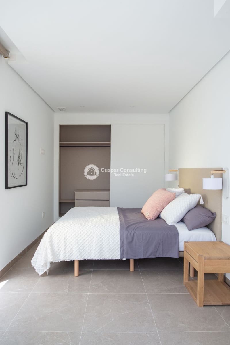 4 quarto Moradia para venda em Dehesa de Campoamor com piscina garagem - 1 060 000 € (Ref: 9182013)