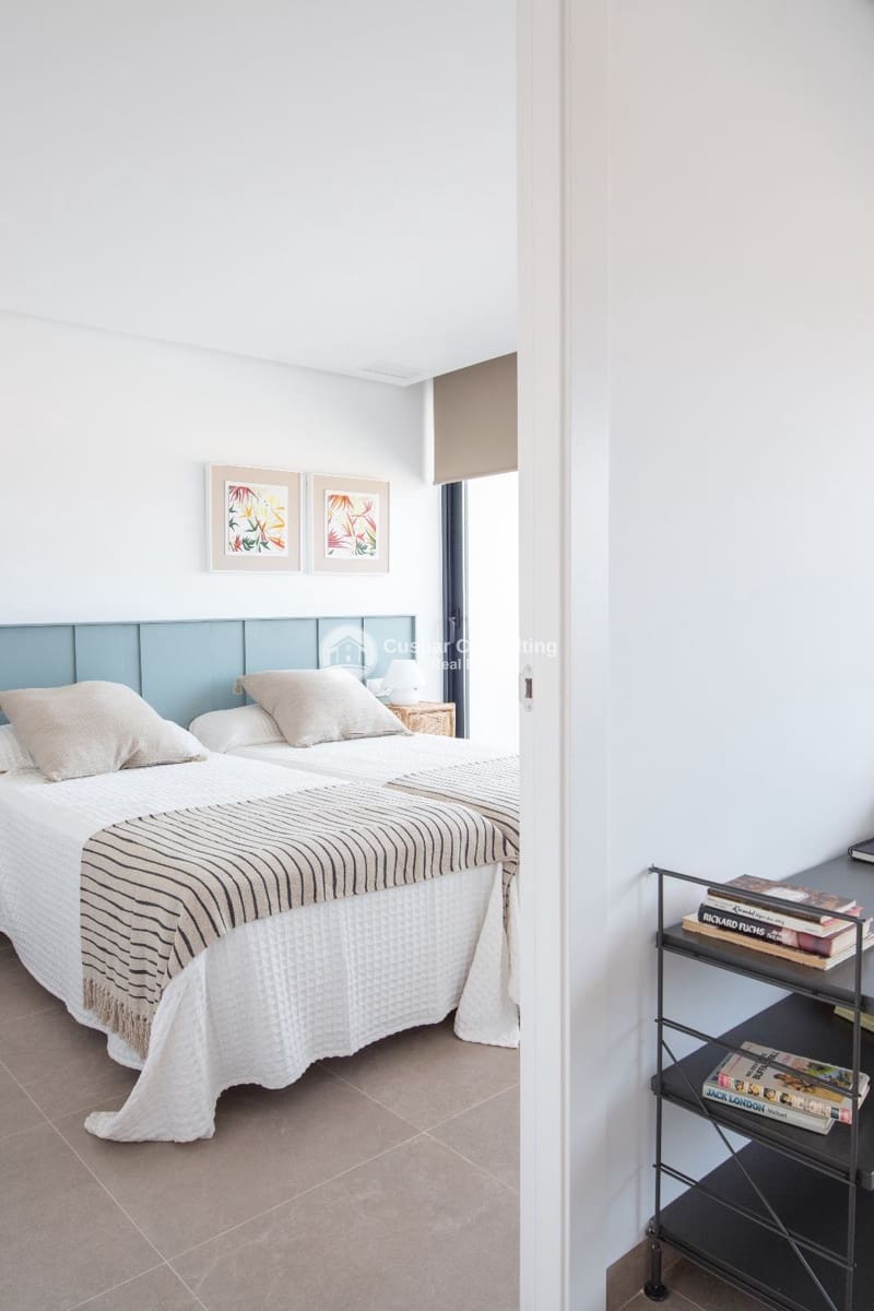 4 quarto Moradia para venda em Dehesa de Campoamor com piscina garagem - 1 060 000 € (Ref: 9182013)