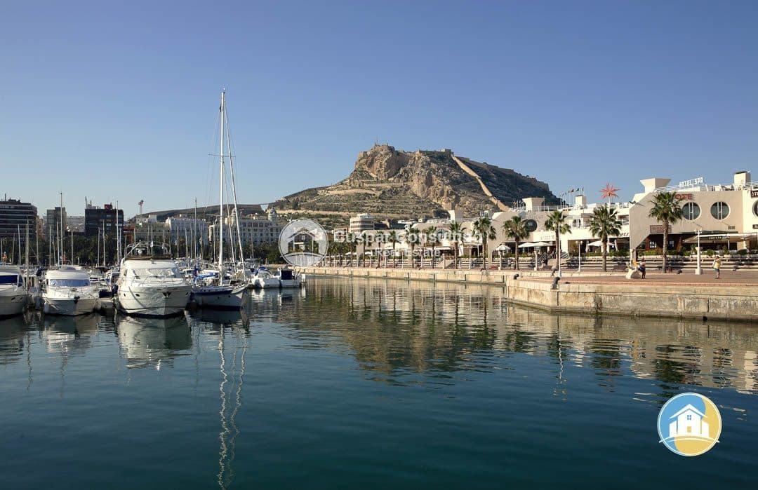 3 slaapkamer Penthouse te koop in Torrevieja met zwembad garage - € 528.000 (Ref: 9220482)