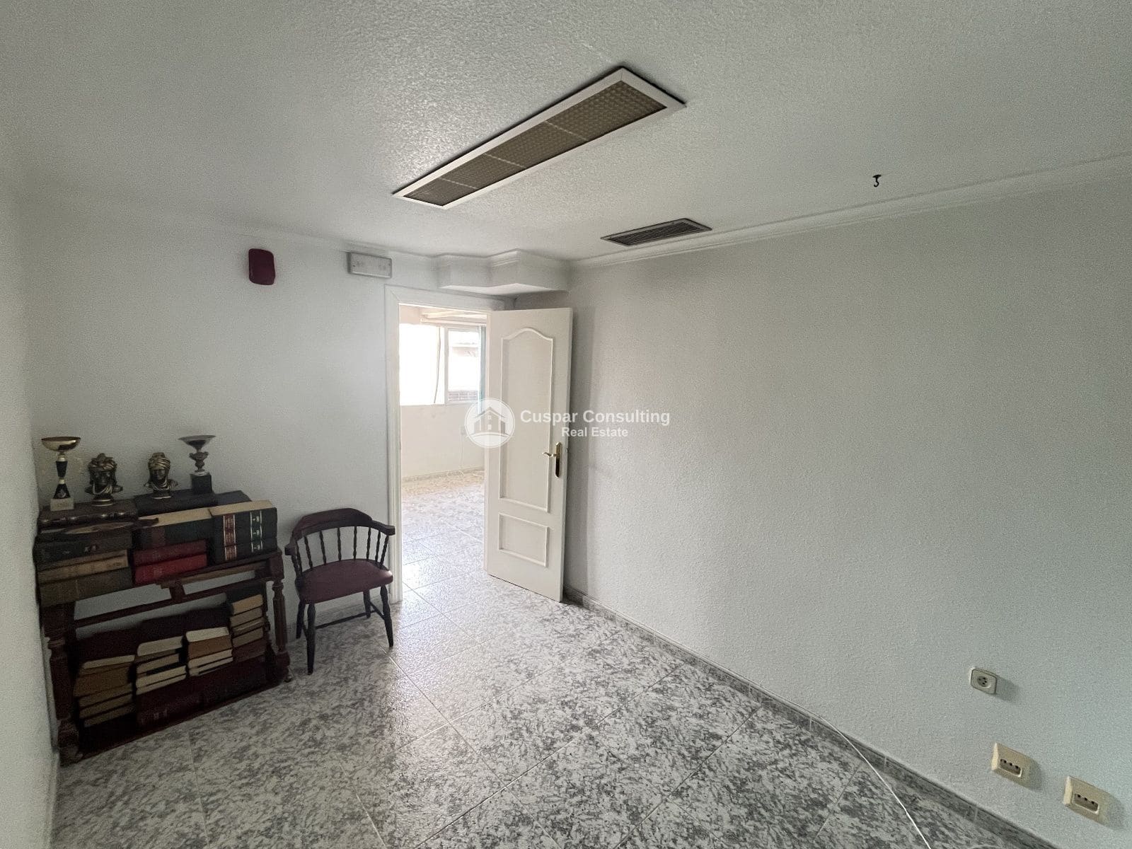 3 bedroom Commercial for sale in Los Alcazares - € 85,000 (Ref: 9307265)