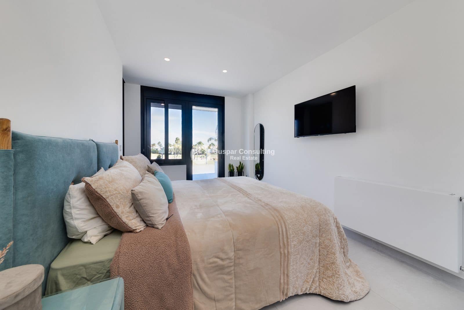 3 bedroom Villa for sale in Pilar de la Horadada with pool garage - € 554,000 (Ref: 9352945)