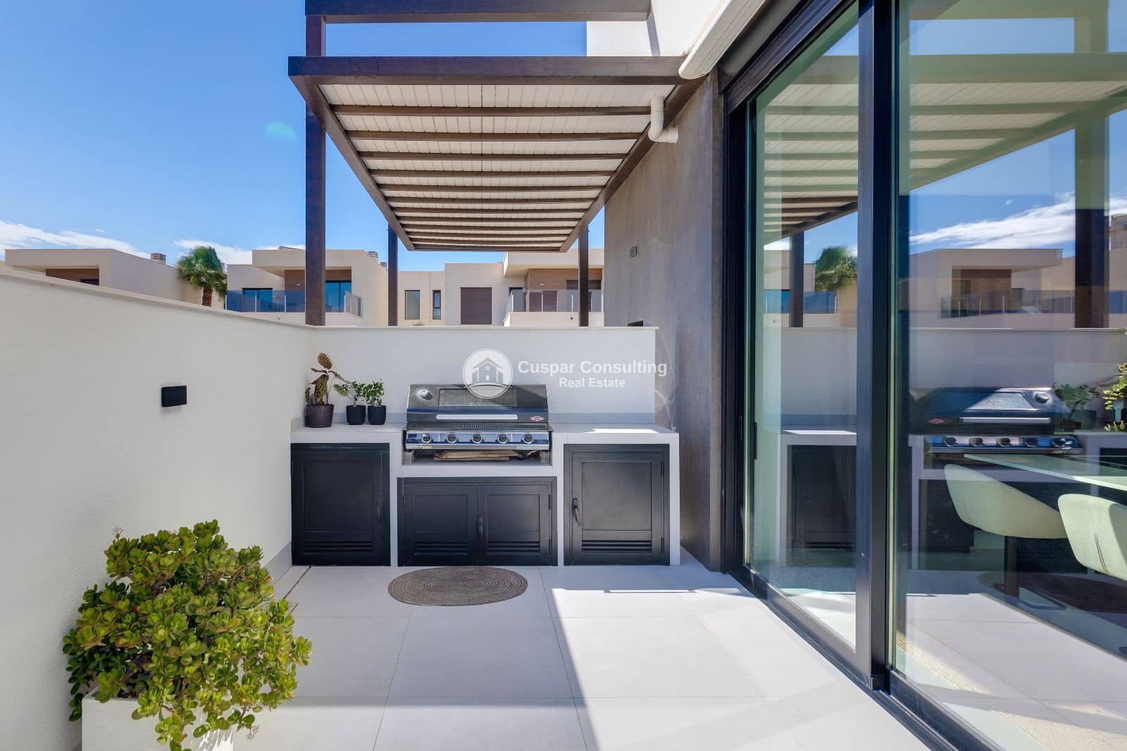 3 bedroom Villa for sale in Pilar de la Horadada with pool garage - € 554,000 (Ref: 9352945)