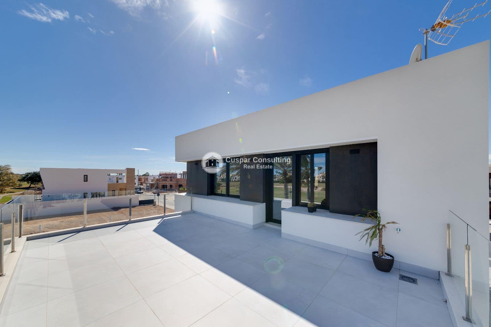 3 bedroom Villa for sale in Pilar de la Horadada with pool garage - € 554,000 (Ref: 9352945)