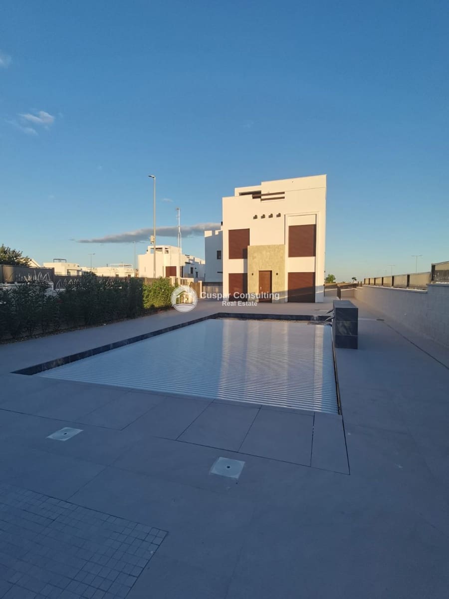 5 quarto Moradia para venda em Los Montesinos com piscina garagem - 780 000 € (Ref: 9377741)