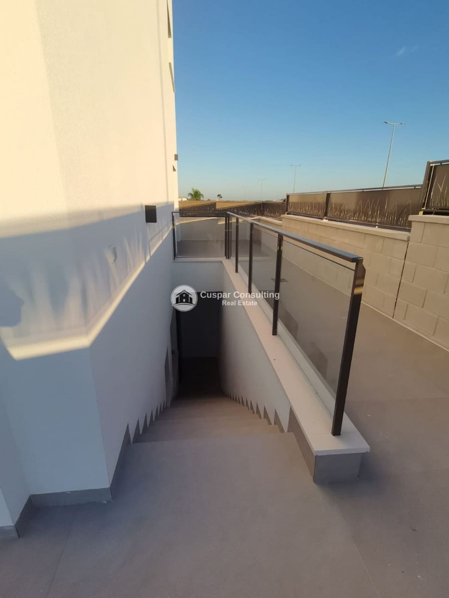 5 quarto Moradia para venda em Los Montesinos com piscina garagem - 780 000 € (Ref: 9377741)