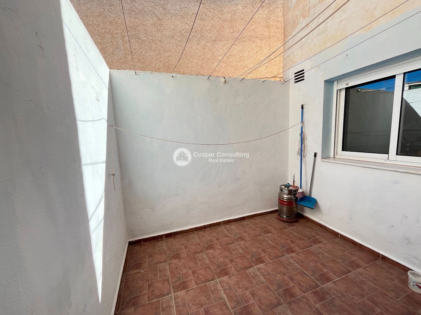 4 bedroom Townhouse for sale in San Pedro del Pinatar with garage - € 160,000 (Ref: 9379753)