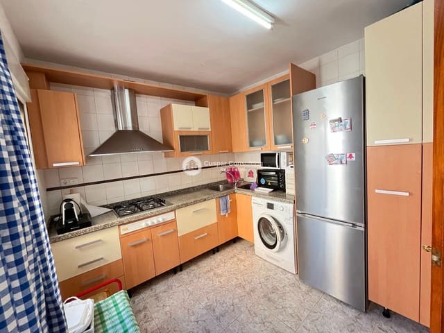 4 bedroom Townhouse for sale in San Pedro del Pinatar ciudad, San Pedro del Pinatar with garage - € 160,000 (Ref: 9379753)