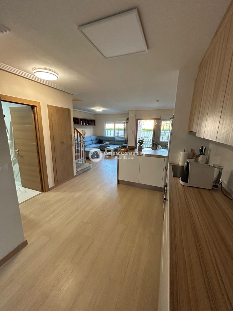 3 chambre Villa/Maison à vendre à Torre de la Horadada avec piscine garage - 378 000 € (Ref: 9388786)