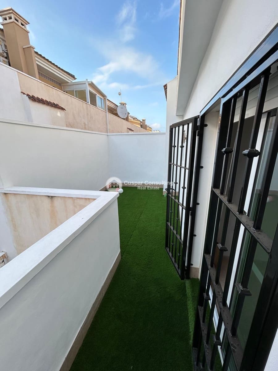 3 chambre Villa/Maison à vendre à Torre de la Horadada avec piscine garage - 378 000 € (Ref: 9388786)