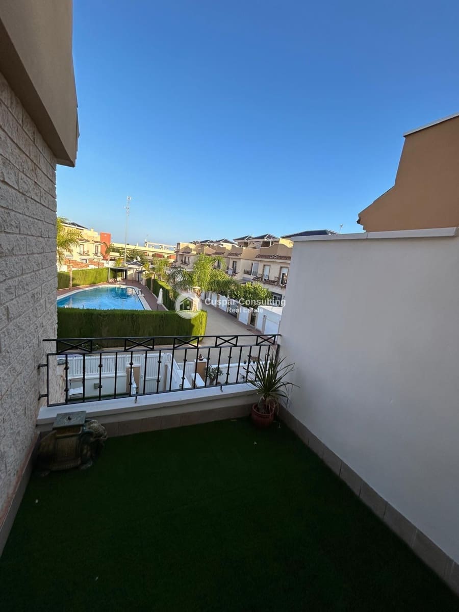 3 chambre Villa/Maison à vendre à Torre de la Horadada avec piscine garage - 378 000 € (Ref: 9388786)