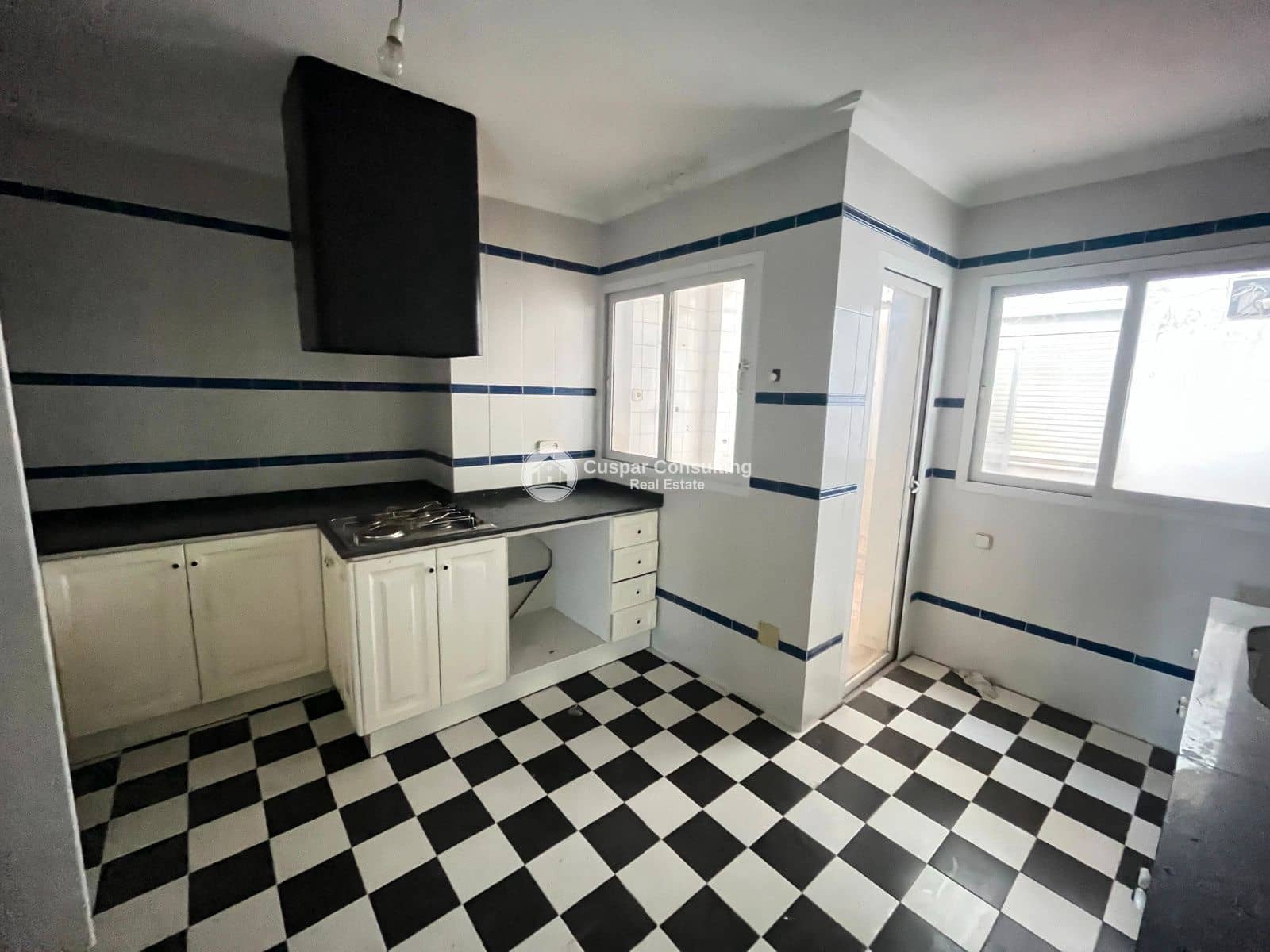 6 soverom Restaurant/Bar til salgs i San Pedro del Pinatar med garasje - € 300 000 (Ref: 9395348)