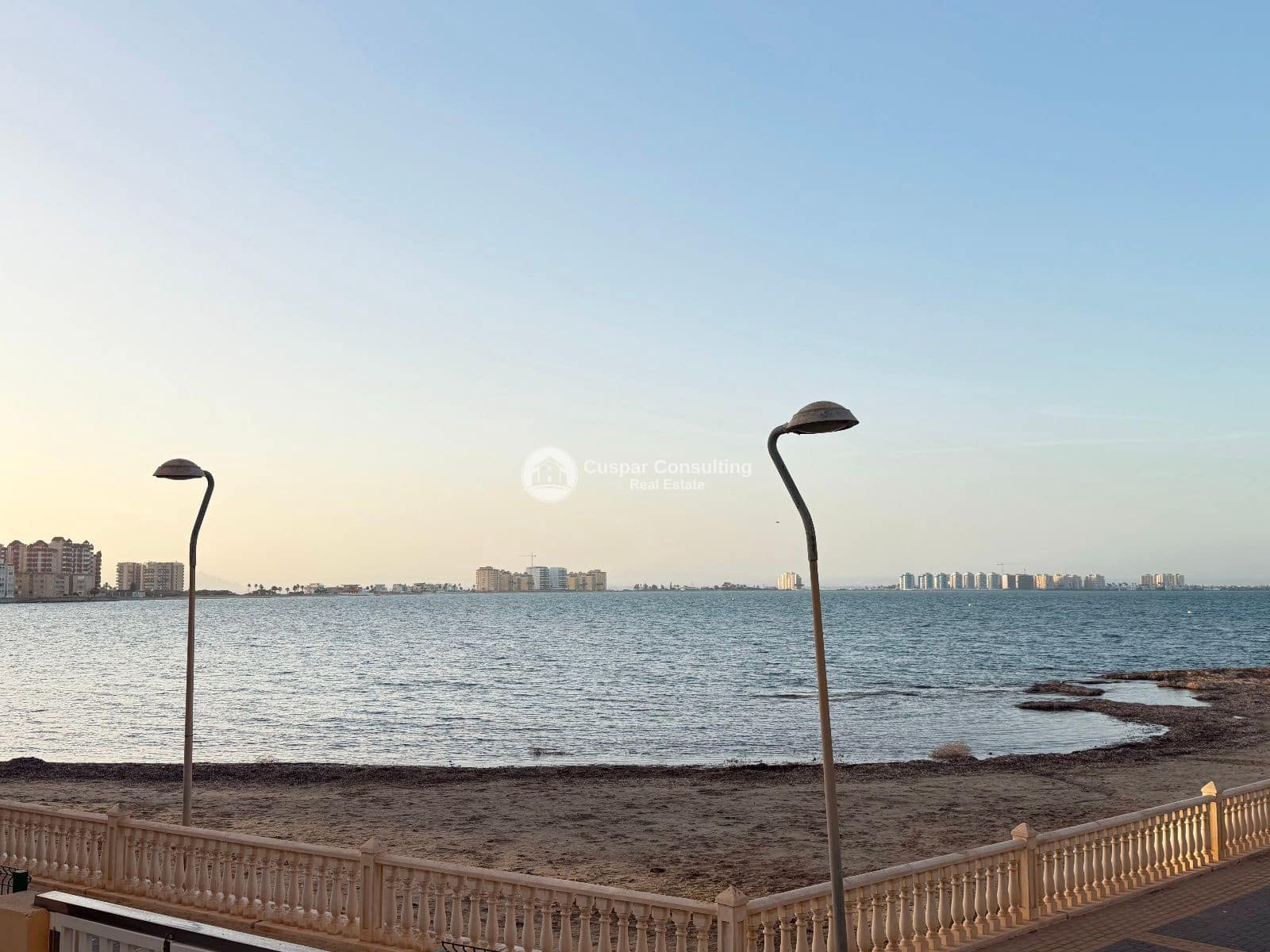 2 slaapkamer Flat te koop in La Manga del Mar Menor met zwembad garage - € 285.000 (Ref: 9397913)