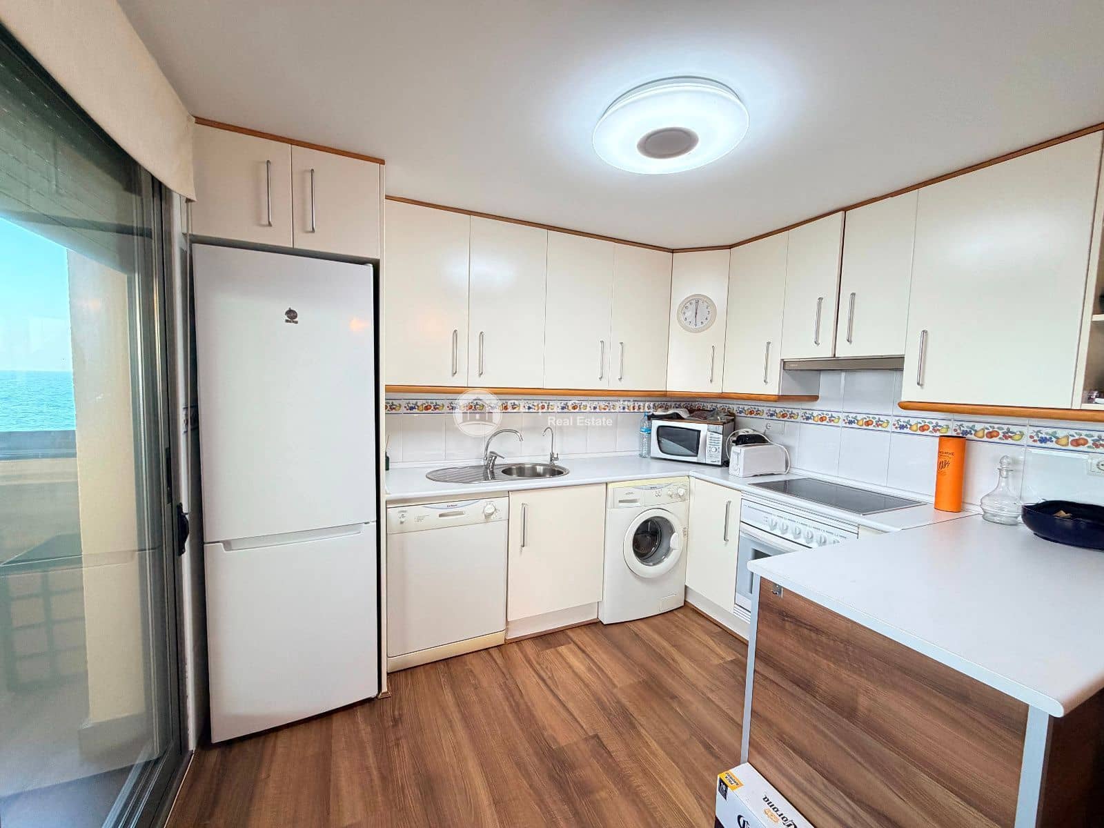 2 slaapkamer Flat te koop in La Manga del Mar Menor met zwembad garage - € 285.000 (Ref: 9397913)