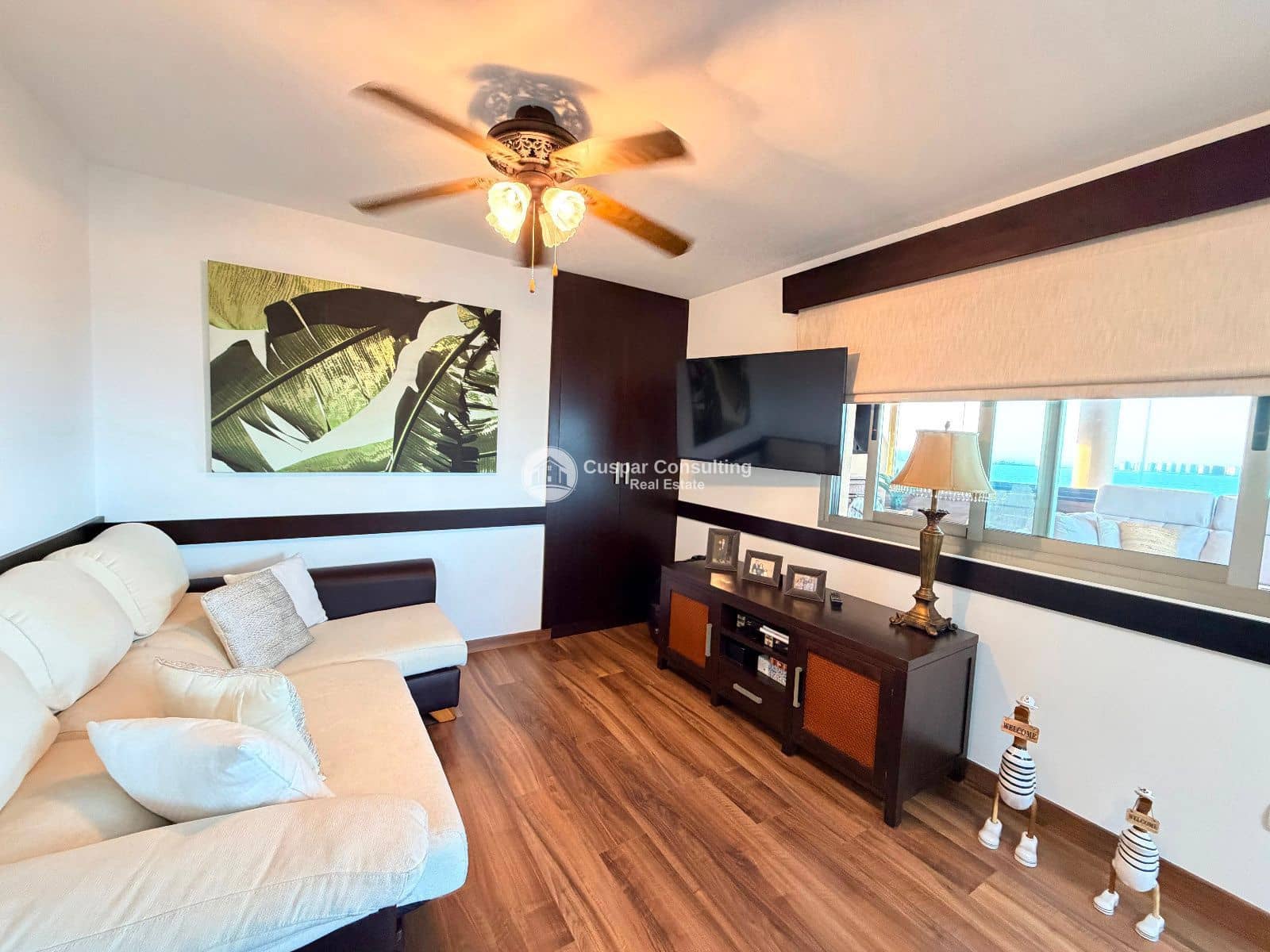 2 slaapkamer Flat te koop in La Manga del Mar Menor met zwembad garage - € 285.000 (Ref: 9397913)