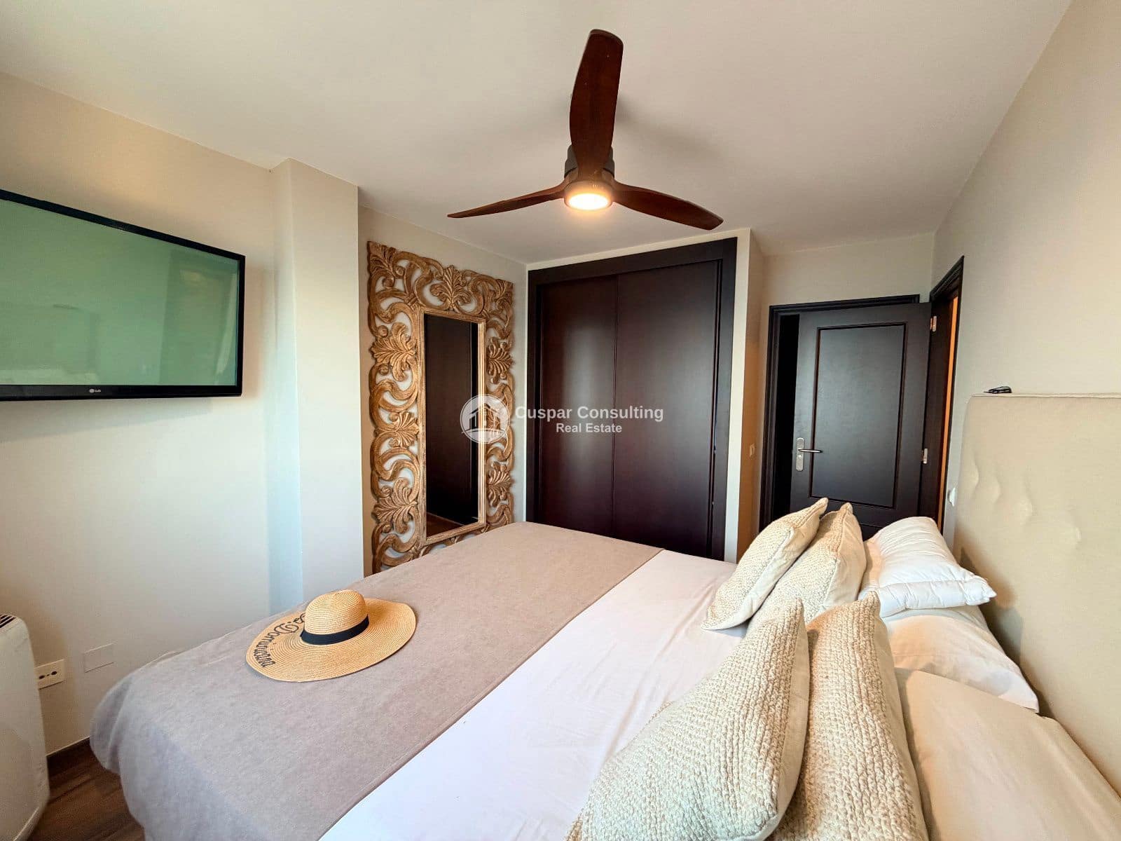 2 slaapkamer Flat te koop in La Manga del Mar Menor met zwembad garage - € 285.000 (Ref: 9397913)