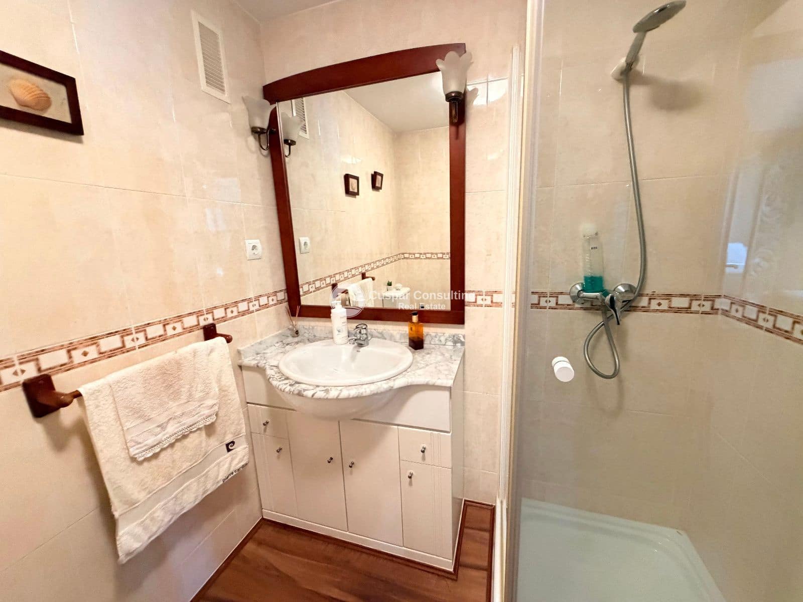 2 slaapkamer Flat te koop in La Manga del Mar Menor met zwembad garage - € 285.000 (Ref: 9397913)