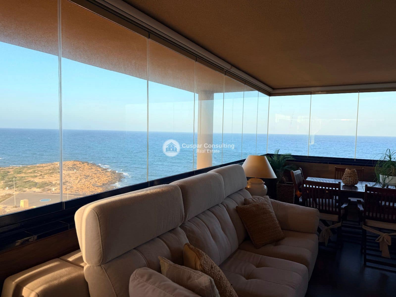2 slaapkamer Flat te koop in La Manga del Mar Menor met zwembad garage - € 285.000 (Ref: 9397913)
