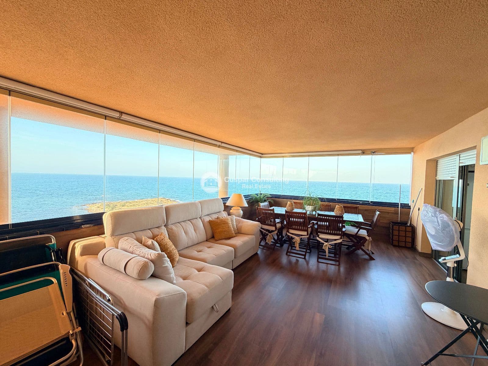 2 slaapkamer Flat te koop in La Manga del Mar Menor met zwembad garage - € 285.000 (Ref: 9397913)