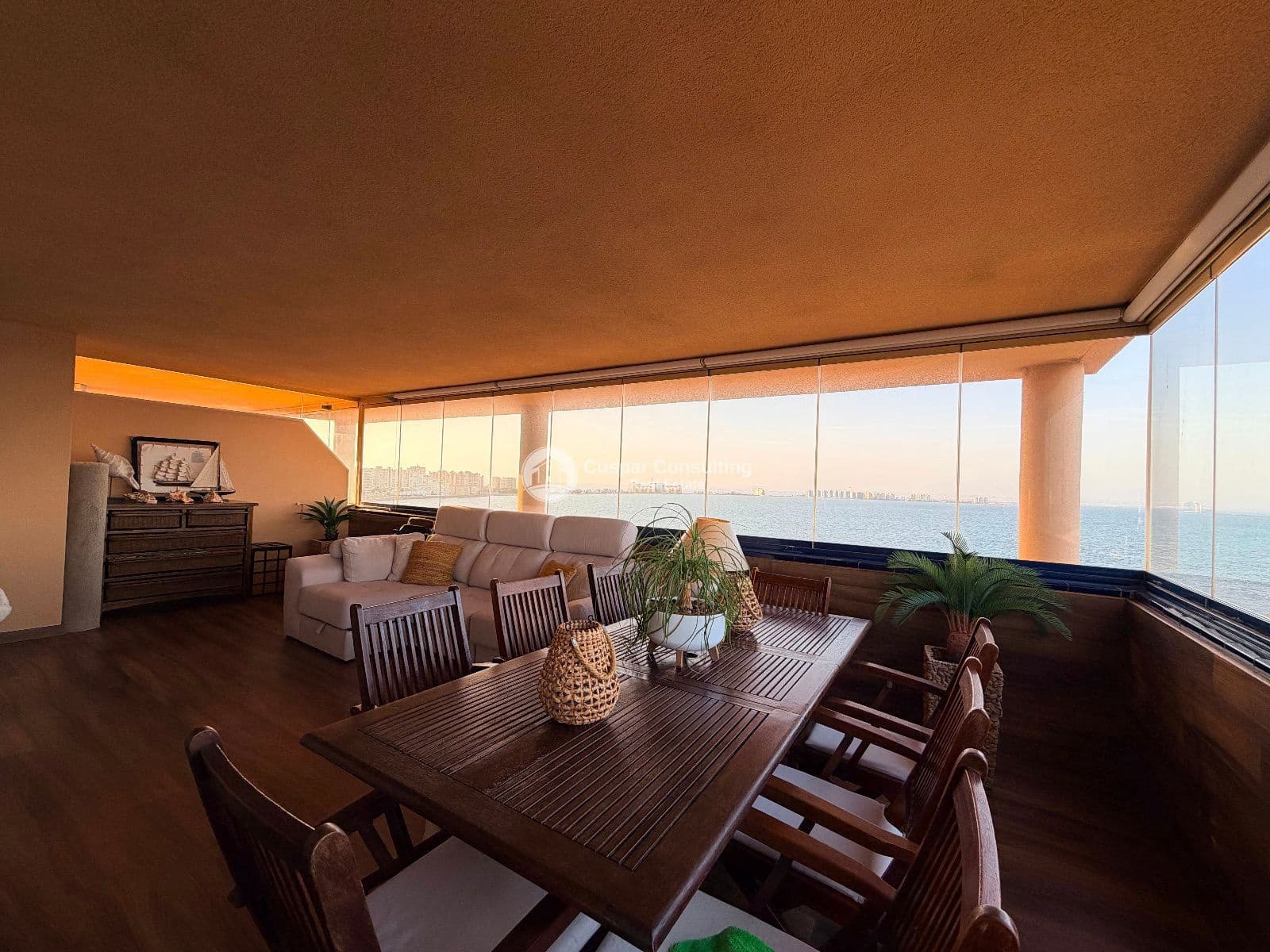 2 slaapkamer Flat te koop in La Manga del Mar Menor met zwembad garage - € 285.000 (Ref: 9397913)