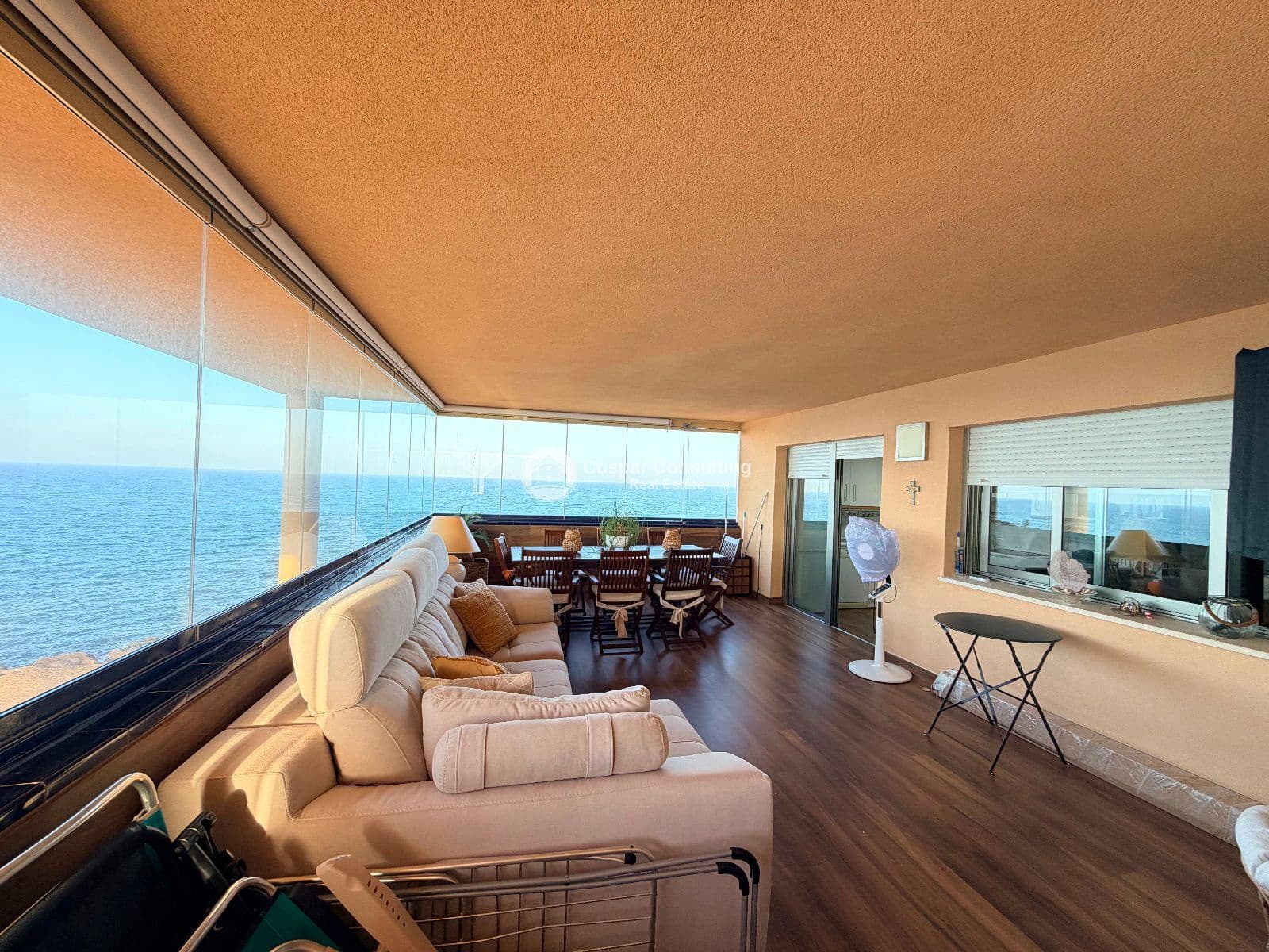 2 slaapkamer Flat te koop in La Manga del Mar Menor met zwembad garage - € 285.000 (Ref: 9397913)