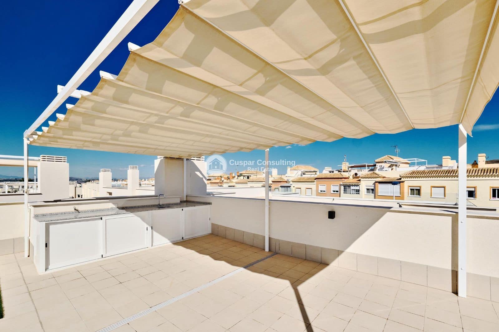 2 slaapkamer Penthouse te koop in Torrevieja met zwembad garage - € 410.000 (Ref: 9406056)