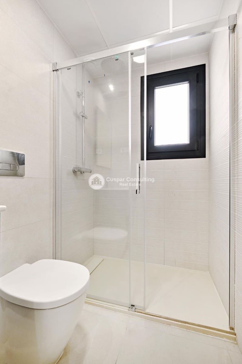 2 slaapkamer Penthouse te koop in Torrevieja met zwembad garage - € 410.000 (Ref: 9406056)