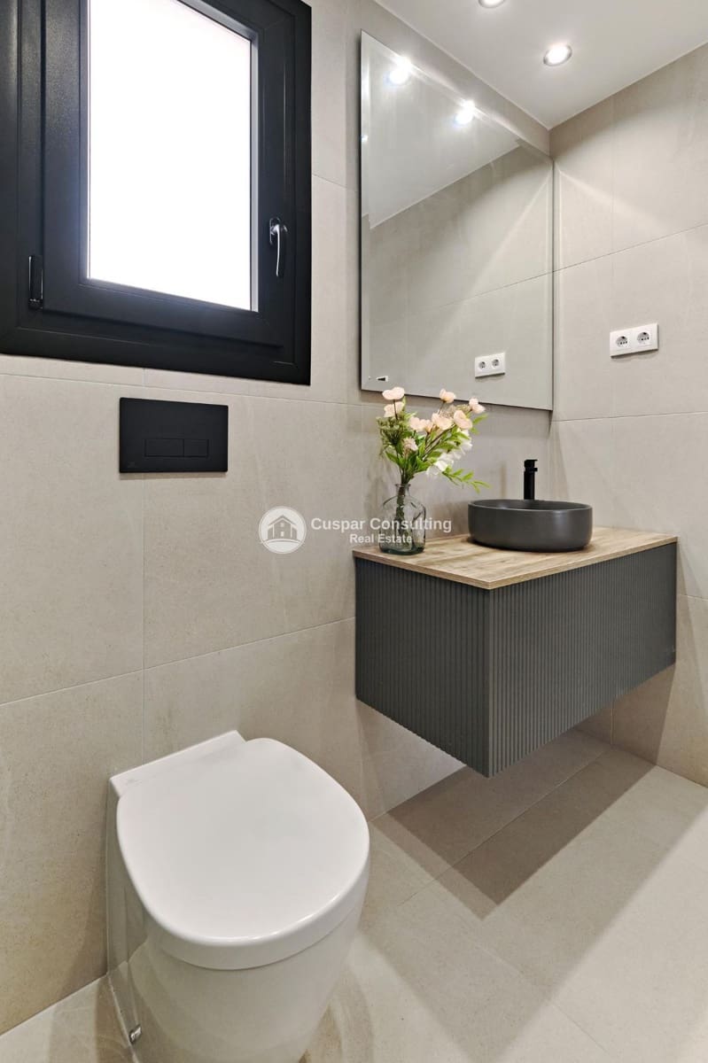 2 slaapkamer Penthouse te koop in Torrevieja met zwembad garage - € 410.000 (Ref: 9406056)