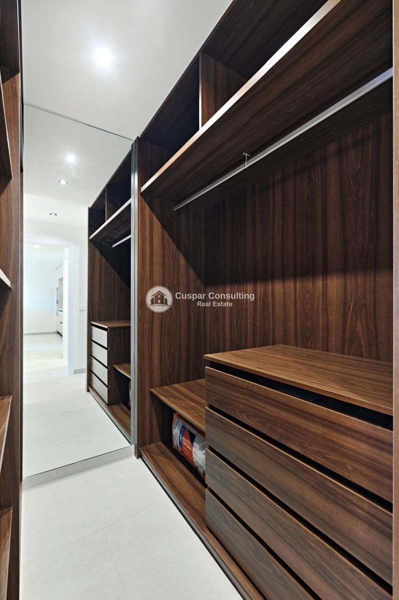 2 slaapkamer Penthouse te koop in Torrevieja met zwembad garage - € 410.000 (Ref: 9406056)