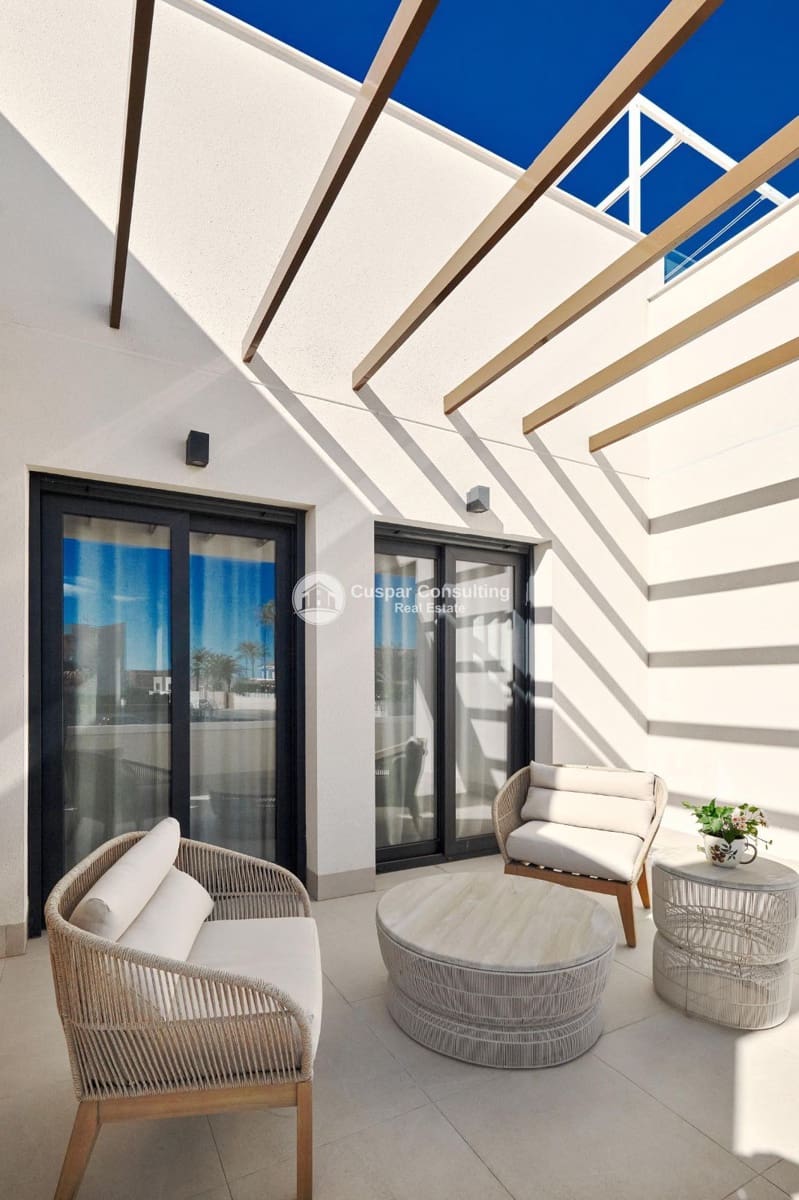 2 slaapkamer Penthouse te koop in Torrevieja met zwembad garage - € 410.000 (Ref: 9406056)