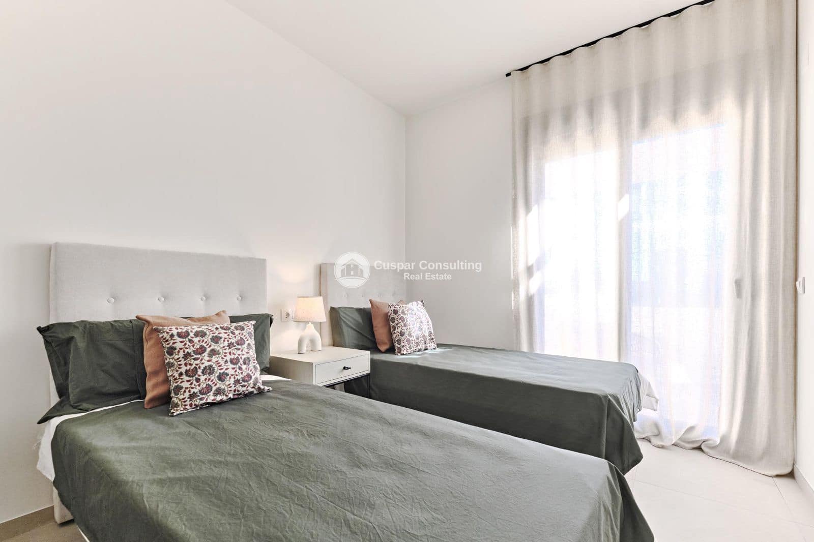 2 slaapkamer Penthouse te koop in Torrevieja met zwembad garage - € 410.000 (Ref: 9406056)