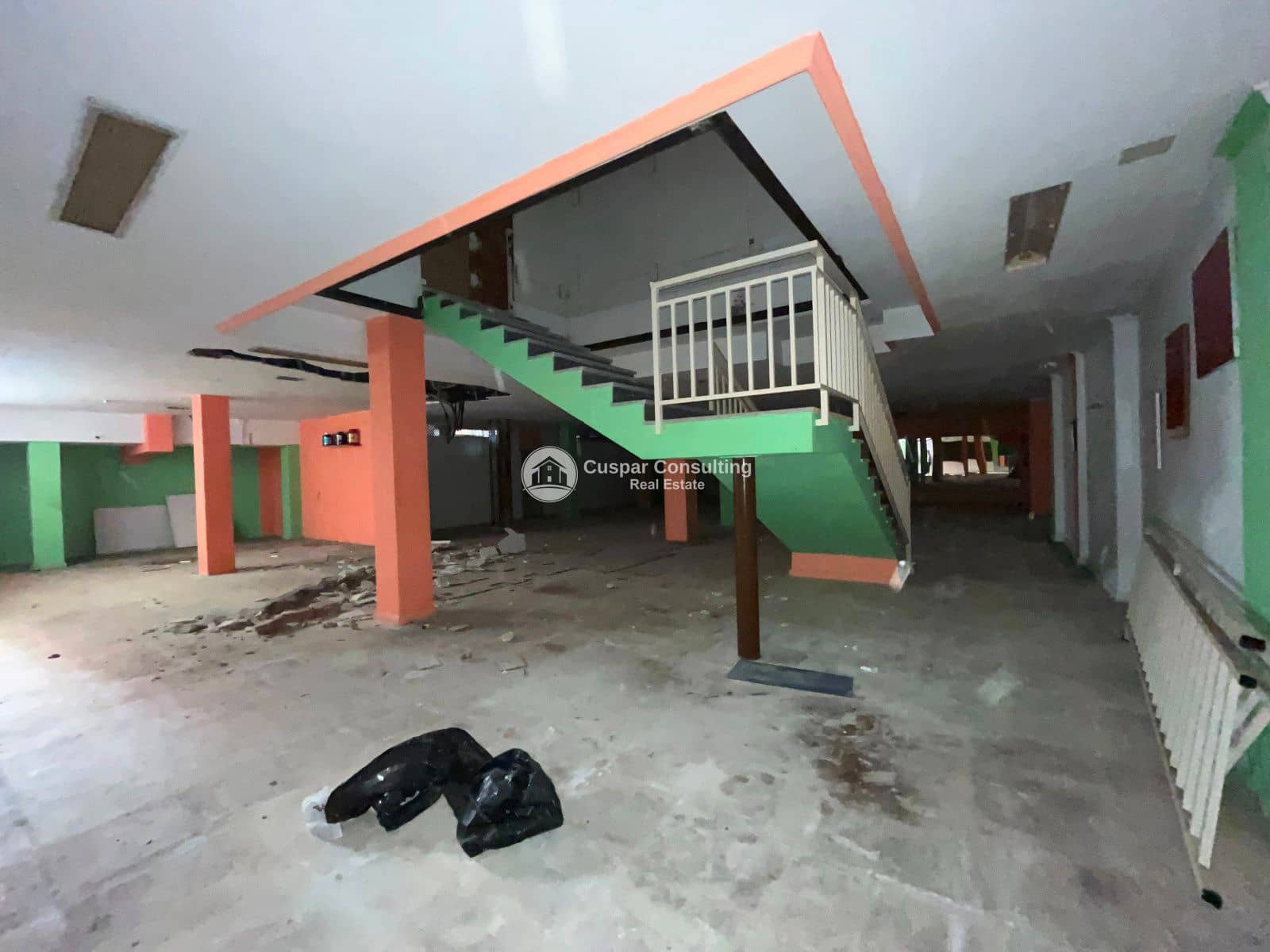 Commercial for sale in San Pedro del Pinatar - € 79,000 (Ref: 9406057)