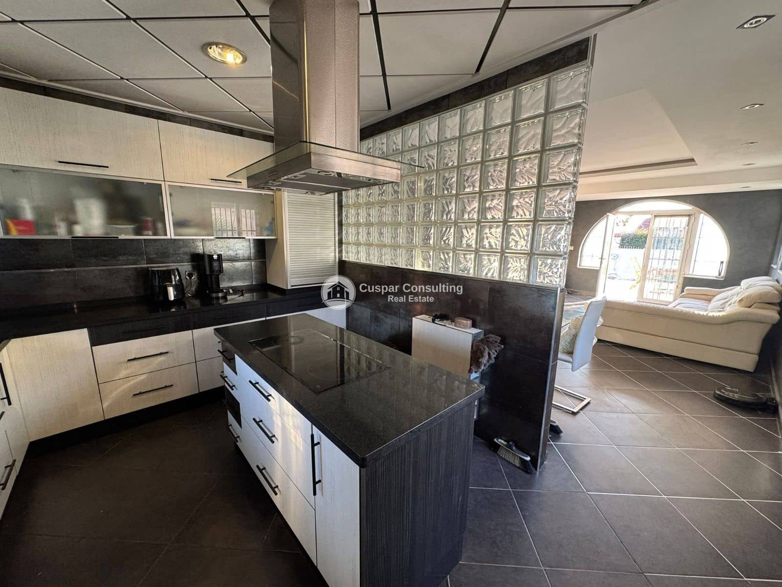 2 soverom Villa til salgs i Torrevieja med garasje - € 289 000 (Ref: 9409979)