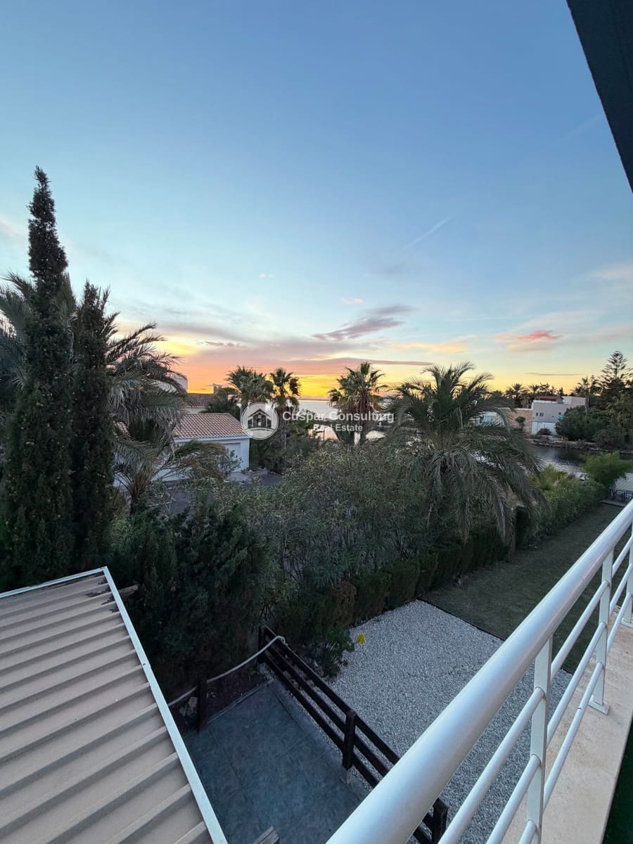 5 soverom Villa til salgs i La Manga del Mar Menor med svømmebasseng garasje - € 675 000 (Ref: 9443754)