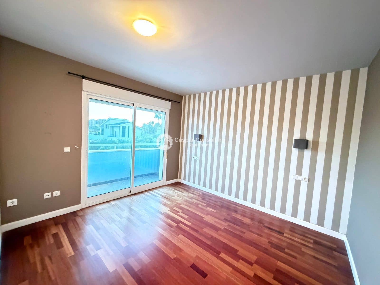 5 soverom Villa til salgs i La Manga del Mar Menor med svømmebasseng garasje - € 675 000 (Ref: 9443754)