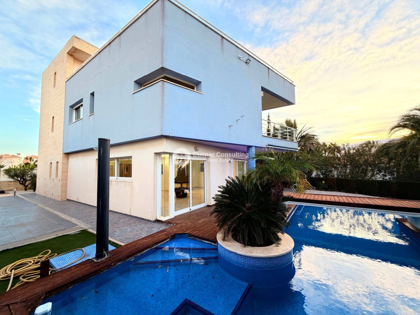 5 soverom Villa til salgs i La Manga del Mar Menor med svømmebasseng garasje - € 675 000 (Ref: 9443754)