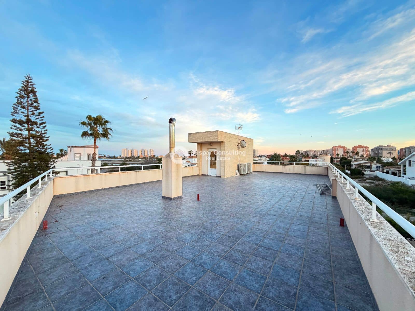 5 soverom Villa til salgs i La Manga del Mar Menor med svømmebasseng garasje - € 675 000 (Ref: 9443754)