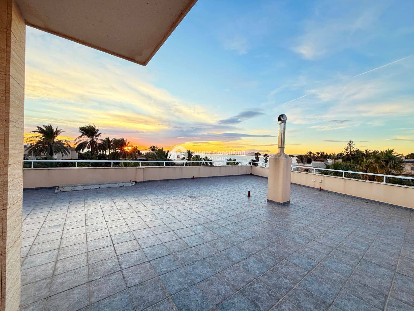 5 soverom Villa til salgs i La Manga del Mar Menor med svømmebasseng garasje - € 675 000 (Ref: 9443754)