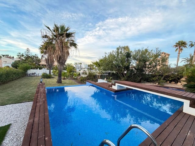 5 quarto Moradia para venda em La Manga del Mar Menor com piscina garagem - 675 000 € (Ref: 9443754)