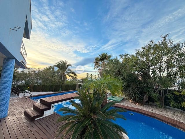 5 quarto Moradia para venda em La Manga del Mar Menor com piscina garagem - 675 000 € (Ref: 9443754)