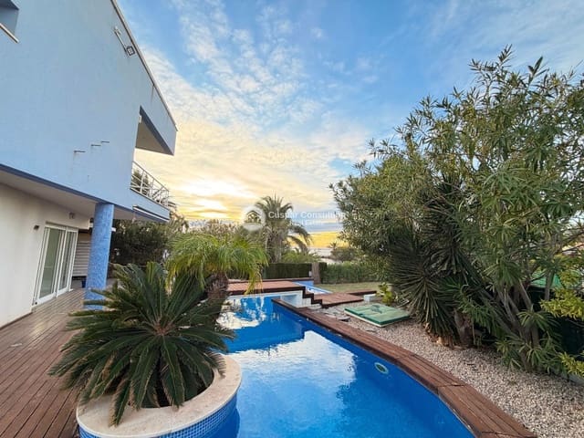 5 quarto Moradia para venda em La Manga del Mar Menor com piscina garagem - 675 000 € (Ref: 9443754)