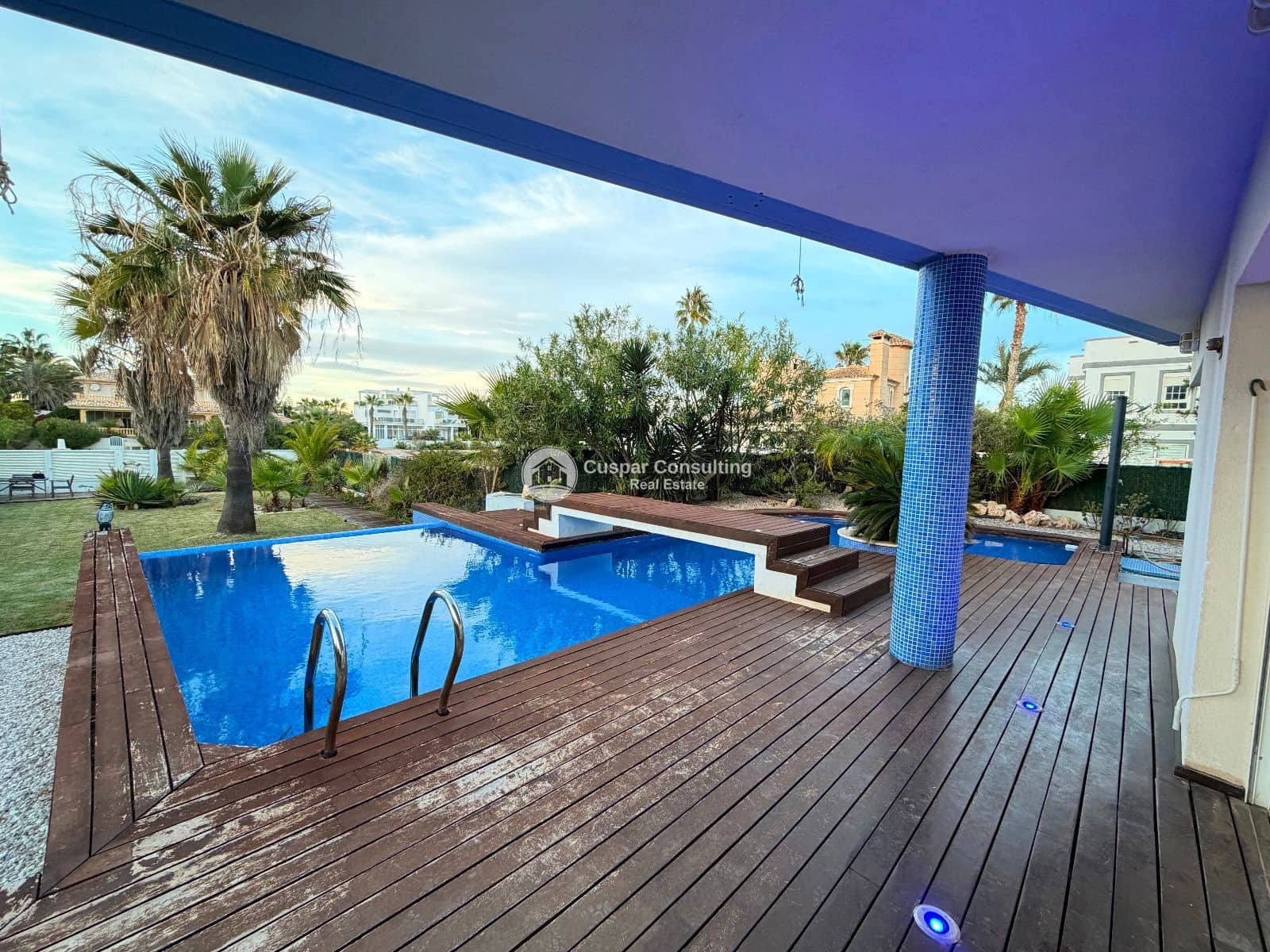 5 soverom Villa til salgs i La Manga del Mar Menor med svømmebasseng garasje - € 675 000 (Ref: 9443754)