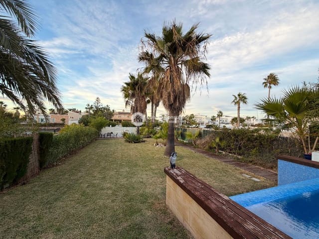 5 quarto Moradia para venda em La Manga del Mar Menor com piscina garagem - 675 000 € (Ref: 9443754)