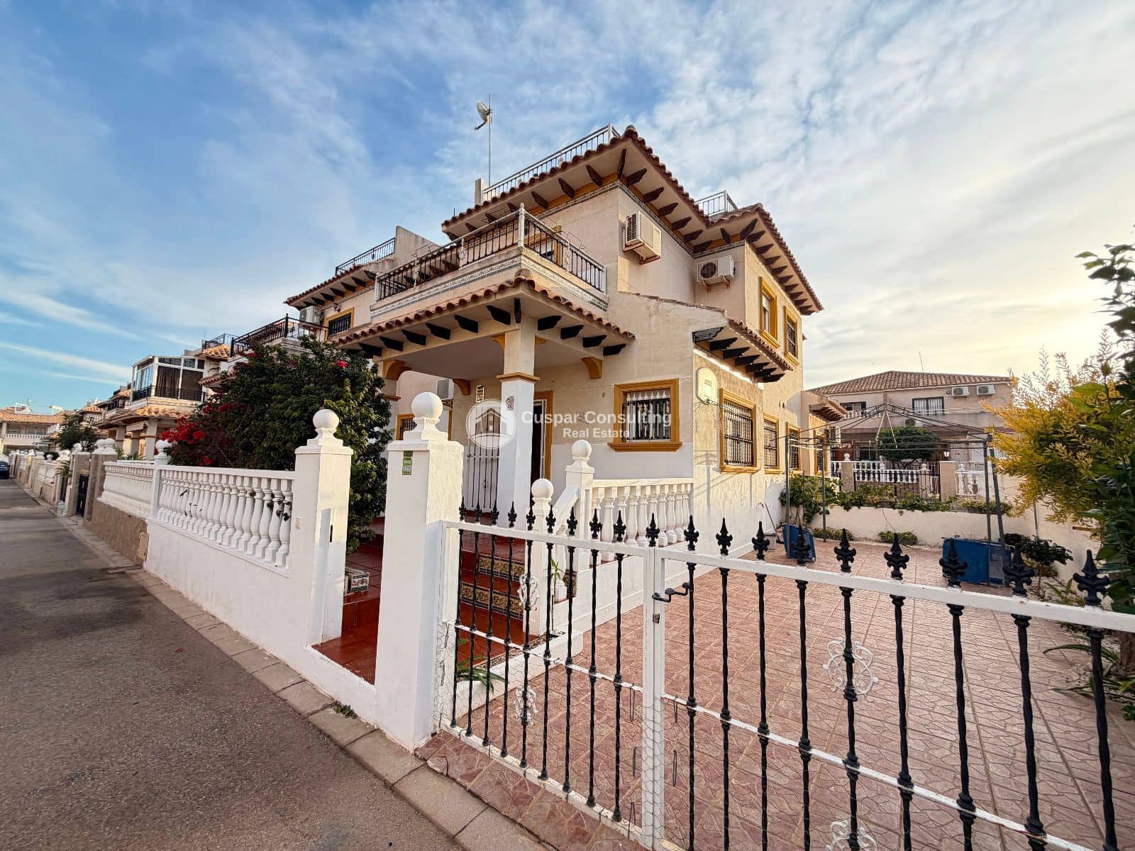 Huis te koop in La Regia - € 240.000 (Ref: 9451035)