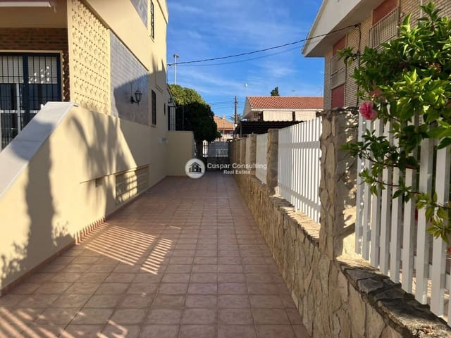 4 bedroom Townhouse for sale in Los Narejos, Los Alcázares with garage - € 650,000 (Ref: 9490090)