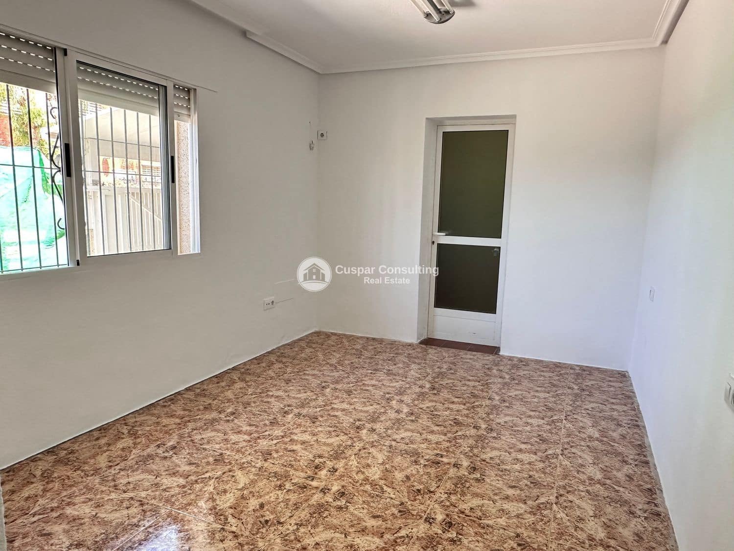 3 bedroom Villa for sale in Los Alcazares with garage - € 185,000 (Ref: 9494679)
