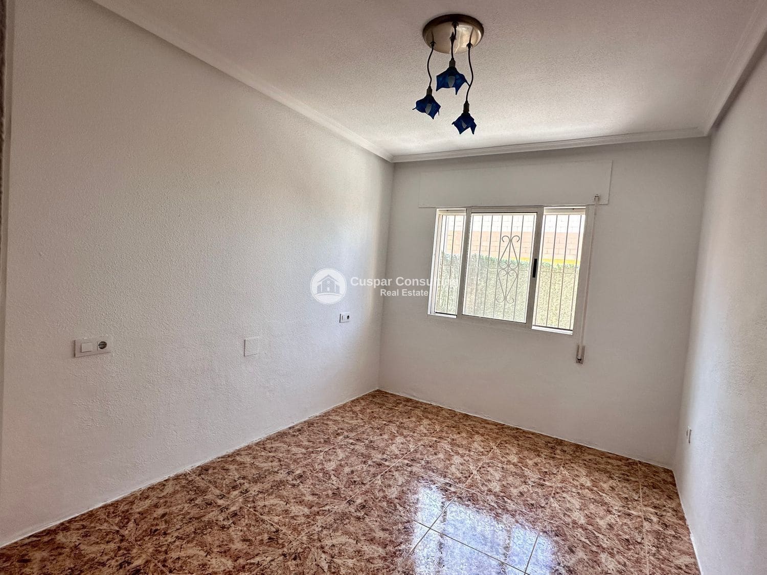 3 bedroom Villa for sale in Los Alcazares with garage - € 185,000 (Ref: 9494679)